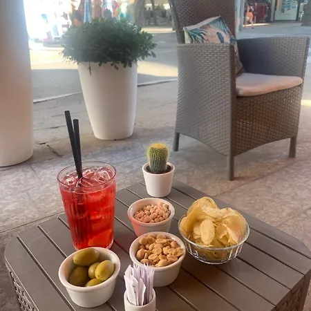 Susy - Bakery & Gluten Free Made - Direttamente Su Viale Dante A Due Passi Dal Mare Ριτσιόνε