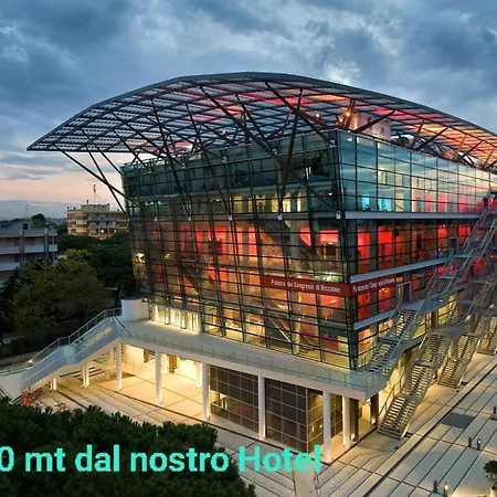 Szálloda Susy - Ambienti Rinnovati - Direttamente Su Viale Dante E A Due Passi Dal Mare 2*