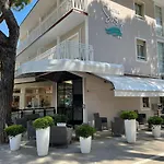 Susy - Bakery & Gluten Free Made - Direttamente Su Viale Dante A Due Passi Dal Mare Hotel Riccione