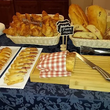 Susy - Bakery & Gluten Free Made - Direttamente Su Viale Dante A Due Passi Dal Mare فندق