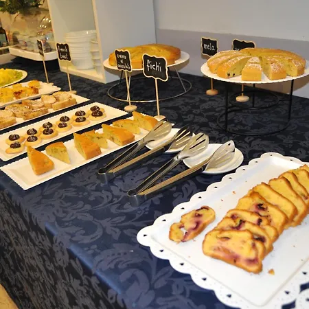 Отель Susy - Bakery & Gluten Free Made - Direttamente Su Viale Dante A Due Passi Dal Mare 2*