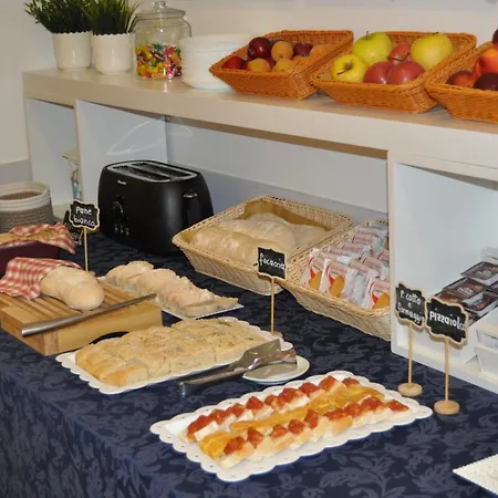 Susy - Bakery & Gluten Free Made - Direttamente Su Viale Dante A Due Passi Dal Mare Otel Riccione