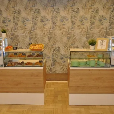 Susy - Bakery & Gluten Free Made - Direttamente Su Viale Dante A Due Passi Dal Mare Otel 2*