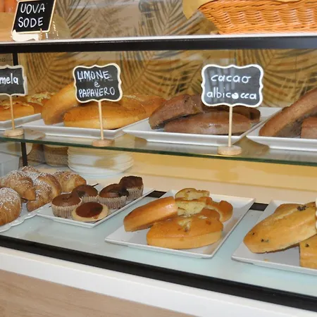 Otel Susy - Bakery & Gluten Free Made - Direttamente Su Viale Dante A Due Passi Dal Mare Riccione