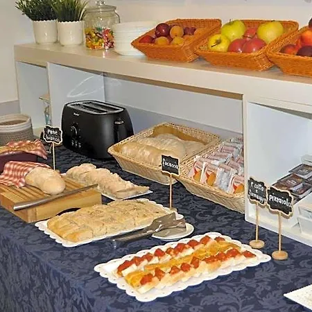Susy - Bakery & Gluten Free Made - Direttamente Su Viale Dante A Due Passi Dal Mare ホテル リッチョーネ