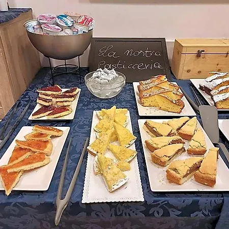 Susy - Bakery & Gluten Free Made - Direttamente Su Viale Dante A Due Passi Dal Mare ホテル