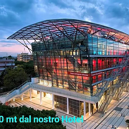ホテル Susy - Bakery & Gluten Free Made - Direttamente Su Viale Dante A Due Passi Dal Mare リッチョーネ