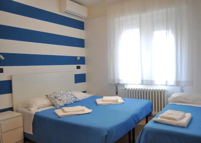 Susy - Bakery&gluten Free - Direttamente Su Viale Dante A Due Passi Dal Mare 2* Riccione