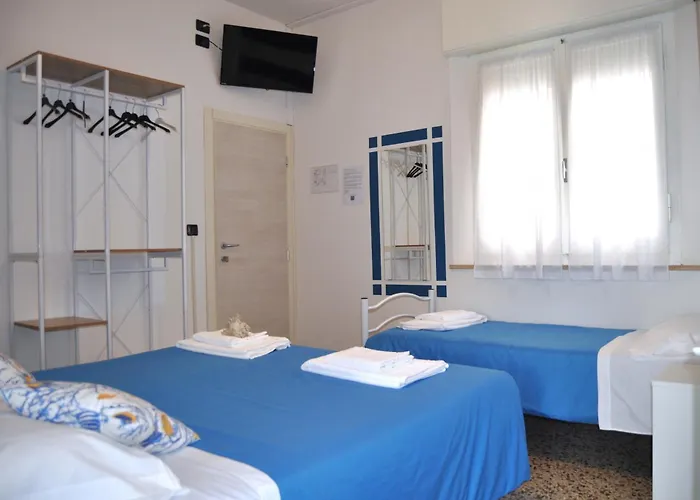 Hotel Susy - Bakery&gluten Free - Direttamente Su Viale Dante A Due Passi Dal Mare 2*