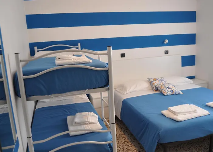 Susy - Bakery&gluten Free - Direttamente Su Viale Dante A Due Passi Dal Mare Hotel 2*