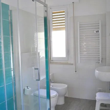 Hotel Susy - Ambienti Rinnovati - Direttamente Su Viale Dante E A Due Passi Dal Mare